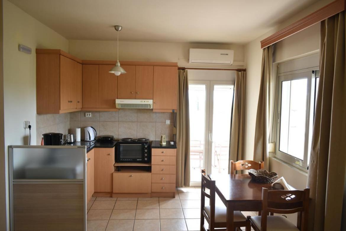 Mini Art Apartments Gerani  Ngoại thất bức ảnh