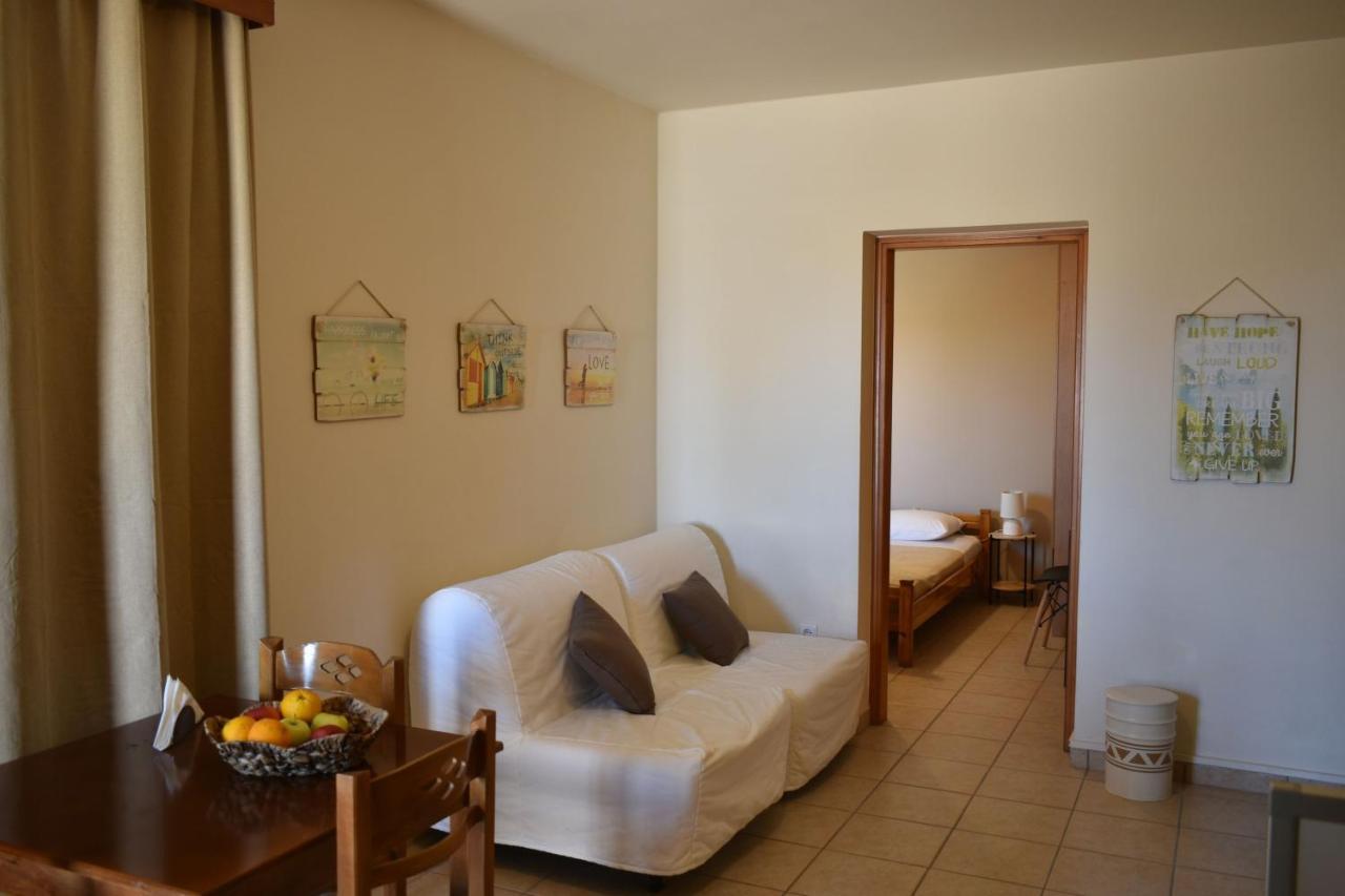 Mini Art Apartments Gerani  Ngoại thất bức ảnh
