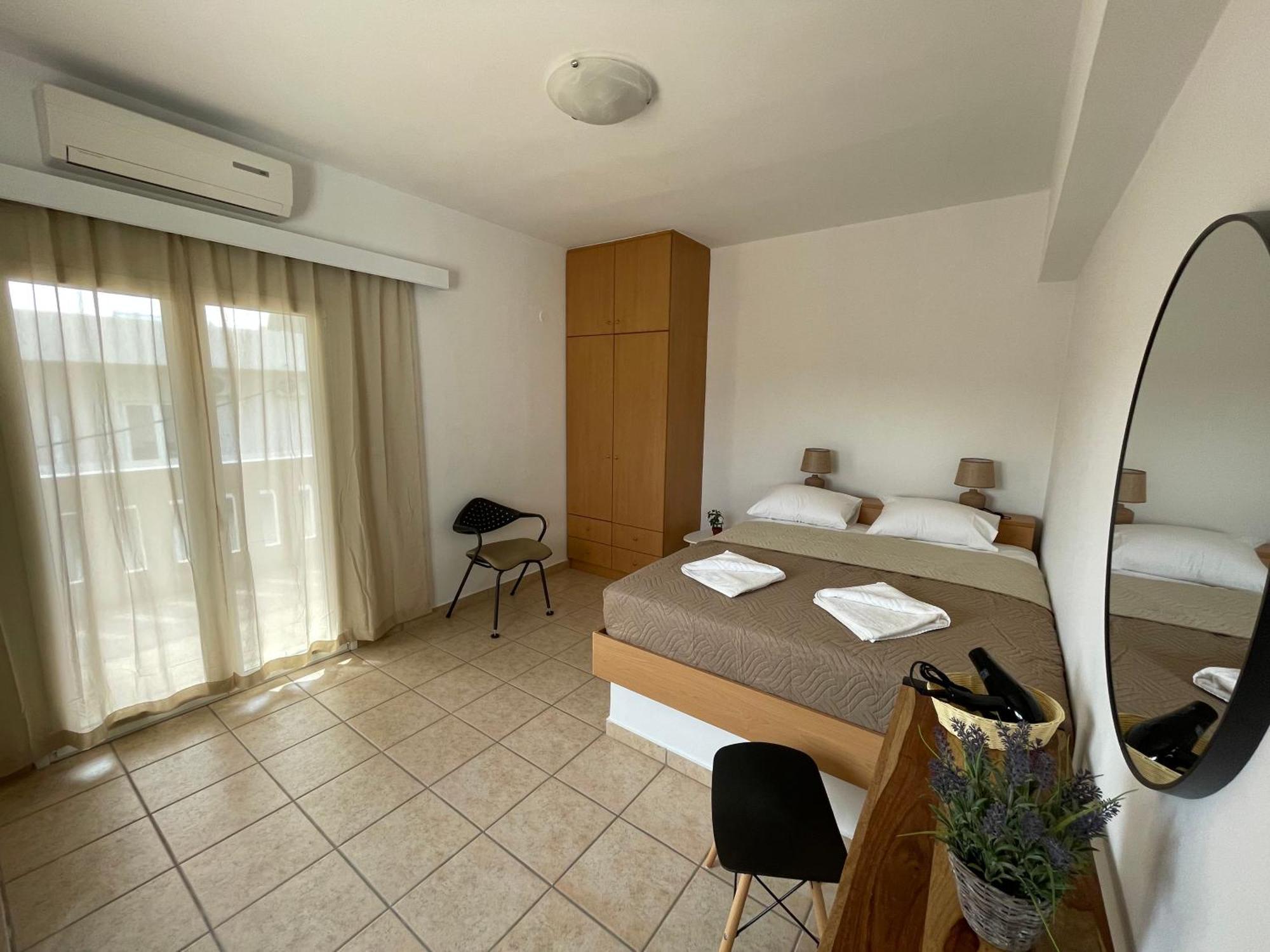 Mini Art Apartments Gerani  Ngoại thất bức ảnh