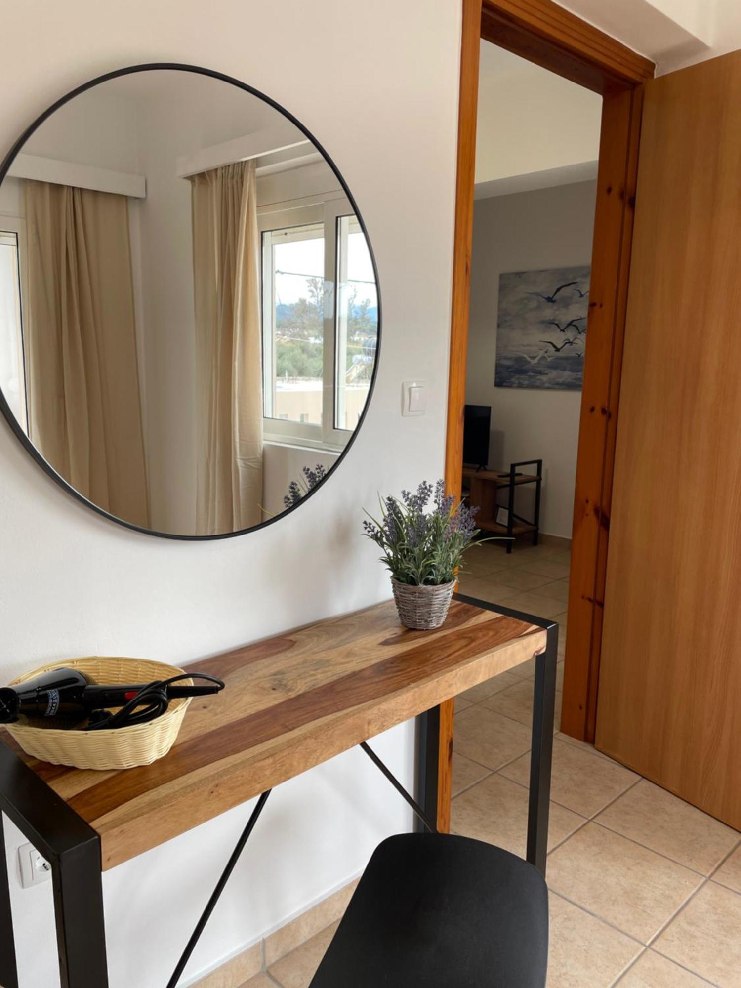 Mini Art Apartments Gerani  Ngoại thất bức ảnh