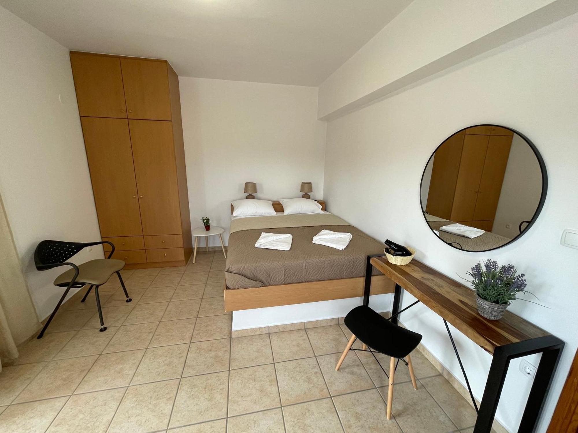 Mini Art Apartments Gerani  Ngoại thất bức ảnh