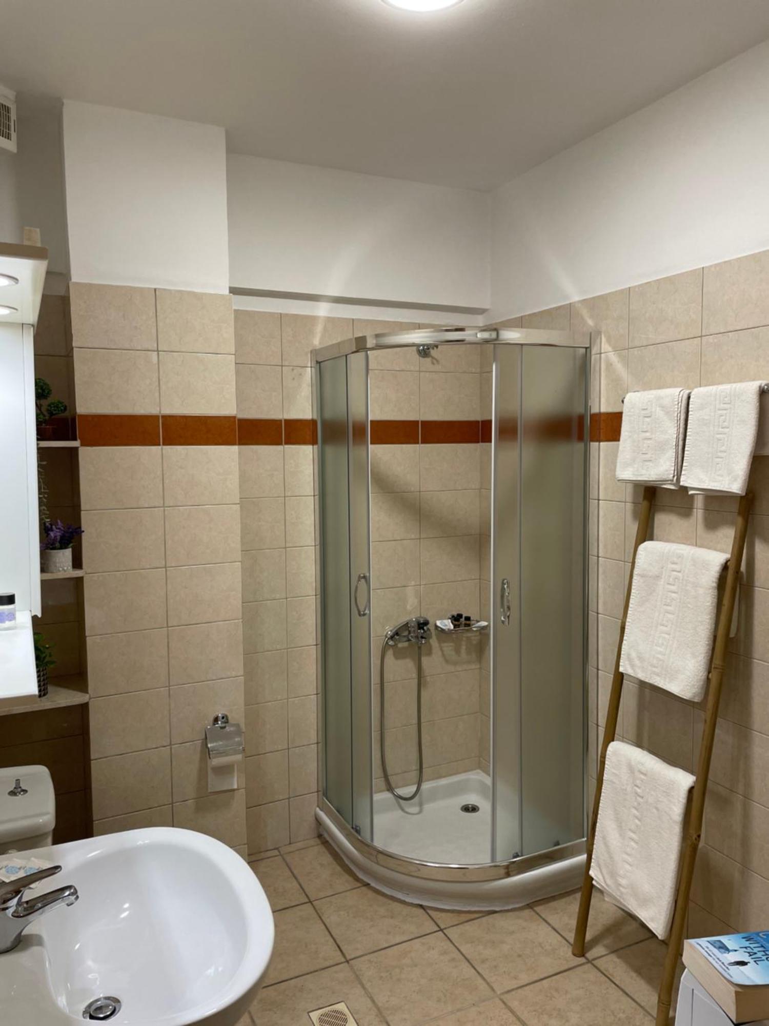 Mini Art Apartments Gerani  Ngoại thất bức ảnh