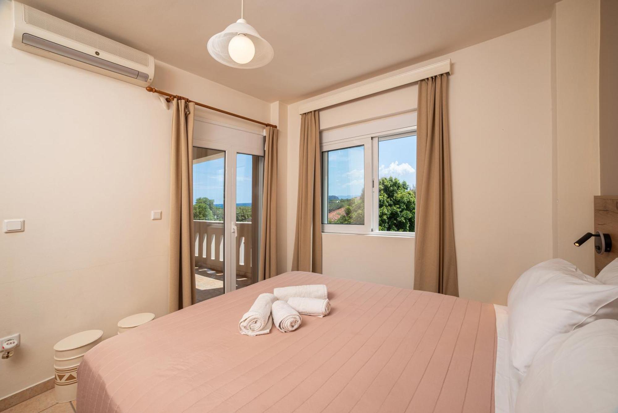 Mini Art Apartments Gerani  Ngoại thất bức ảnh