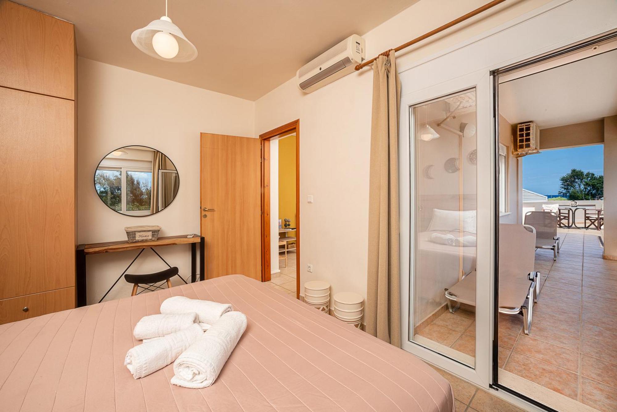 Mini Art Apartments Gerani  Ngoại thất bức ảnh