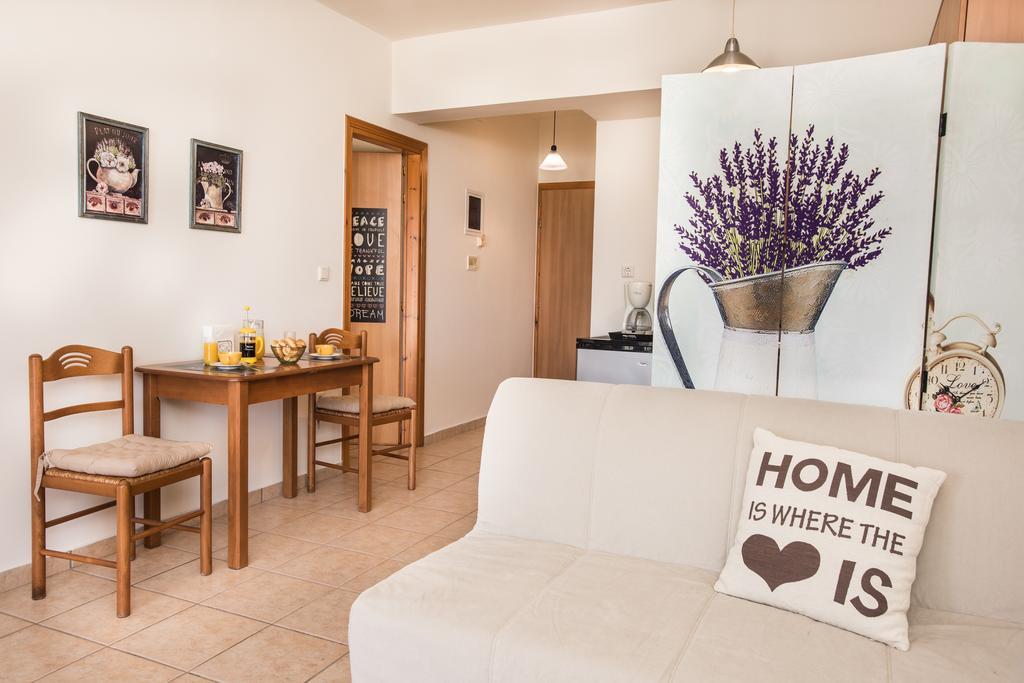 Mini Art Apartments Gerani  Ngoại thất bức ảnh